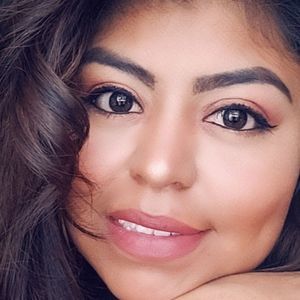 Meet your Posher, Mayra